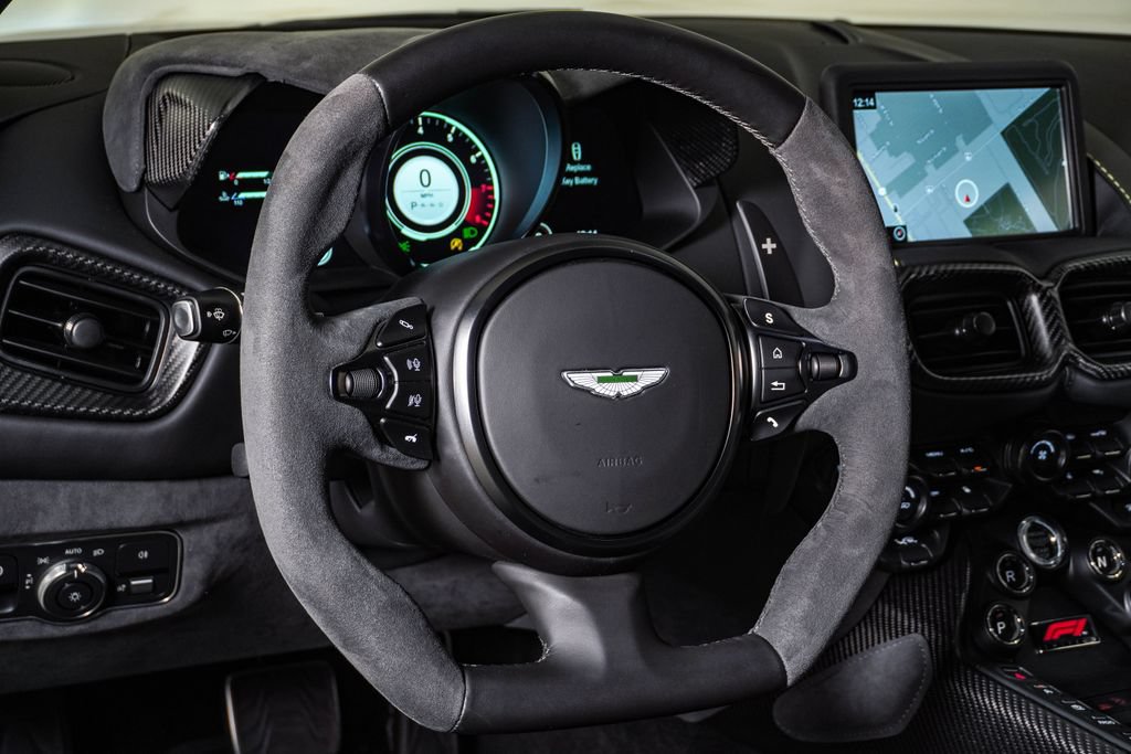 Used 2023 Aston Martin V8 Vantage Coupe RWD image 27
