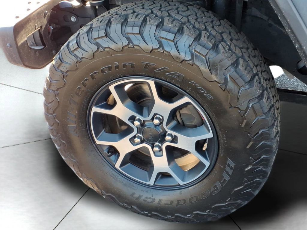 Used 2019 Jeep Wrangler Unlimited Rubicon w/ Dual Top Group image 24