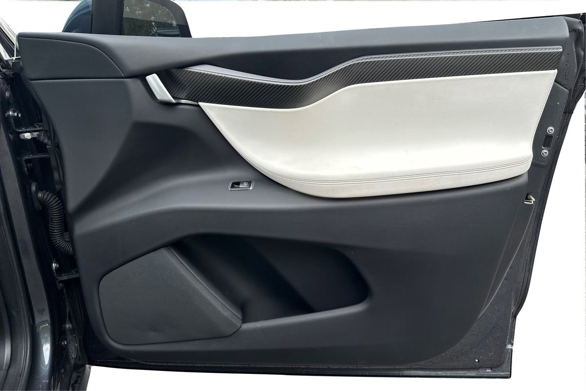 Used 2020 Tesla Model X Performance image 22