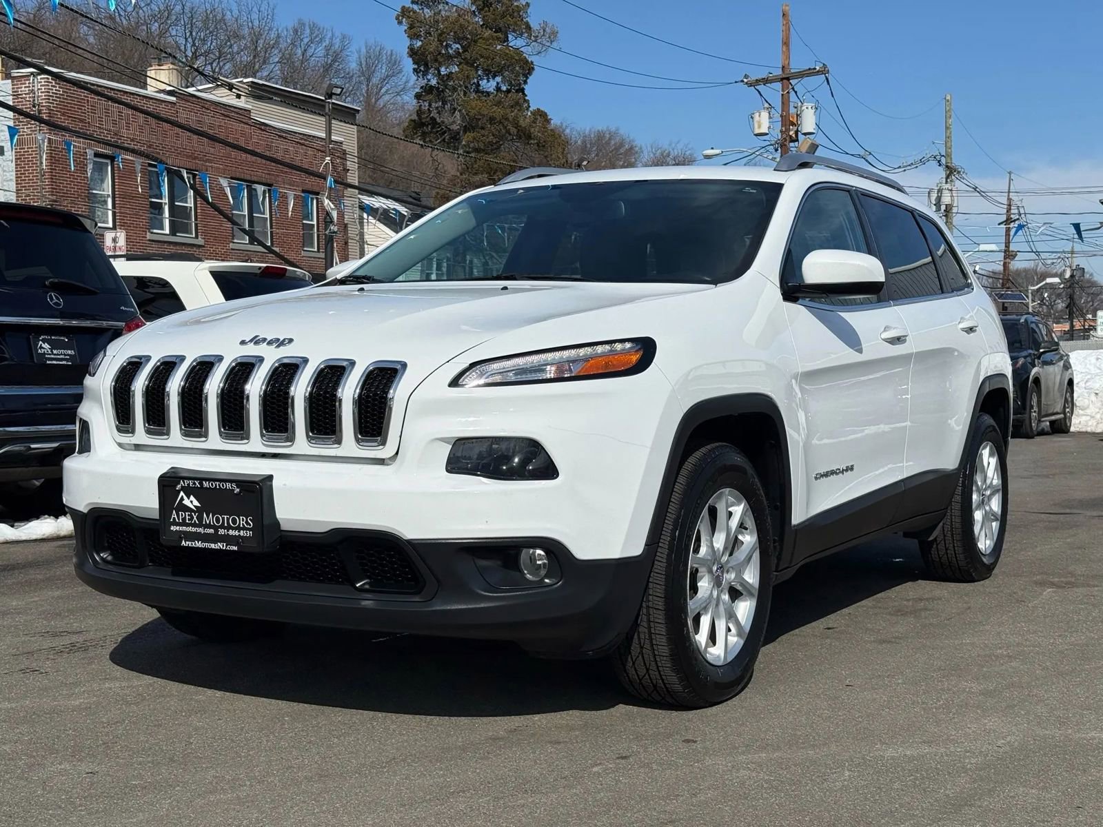 Used 2017 Jeep Cherokee Latitude w/ True North Edition image 1