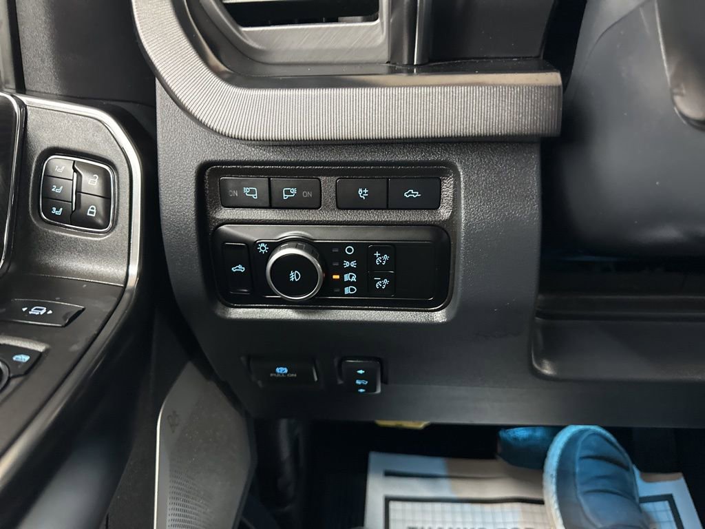 Used 2024 Ford F250 Platinum image 39
