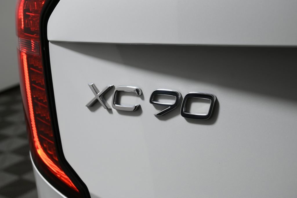 Used 2025 Volvo XC90 B5 Plus w/ Protection Package Premier image 37
