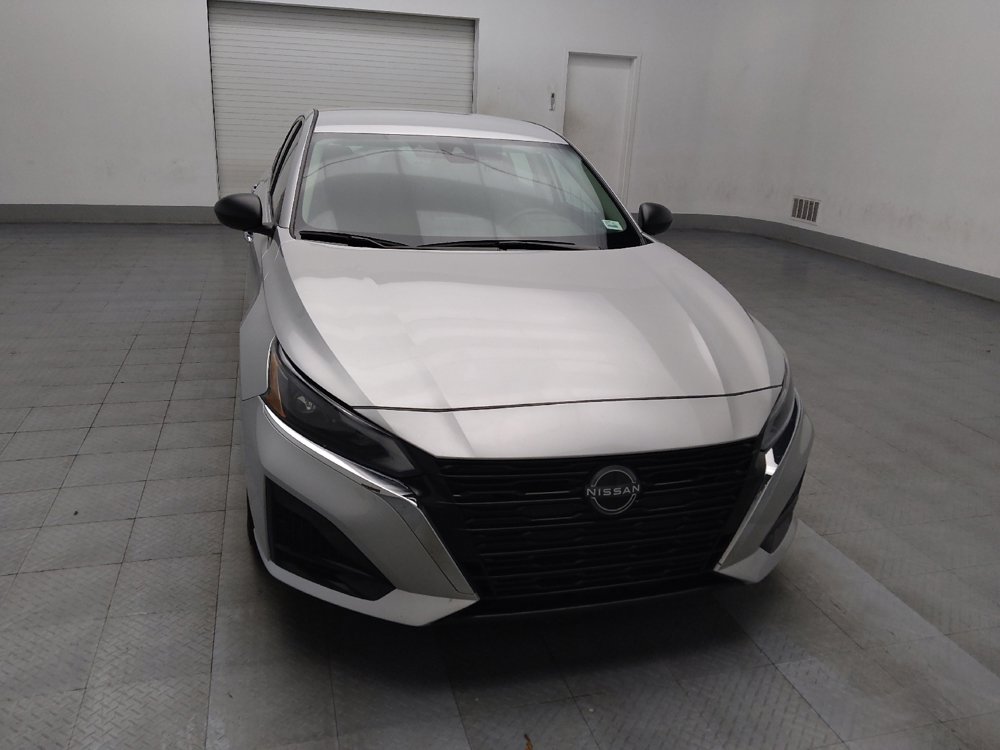 Used 2024 Nissan Altima 2.5 SV image 14