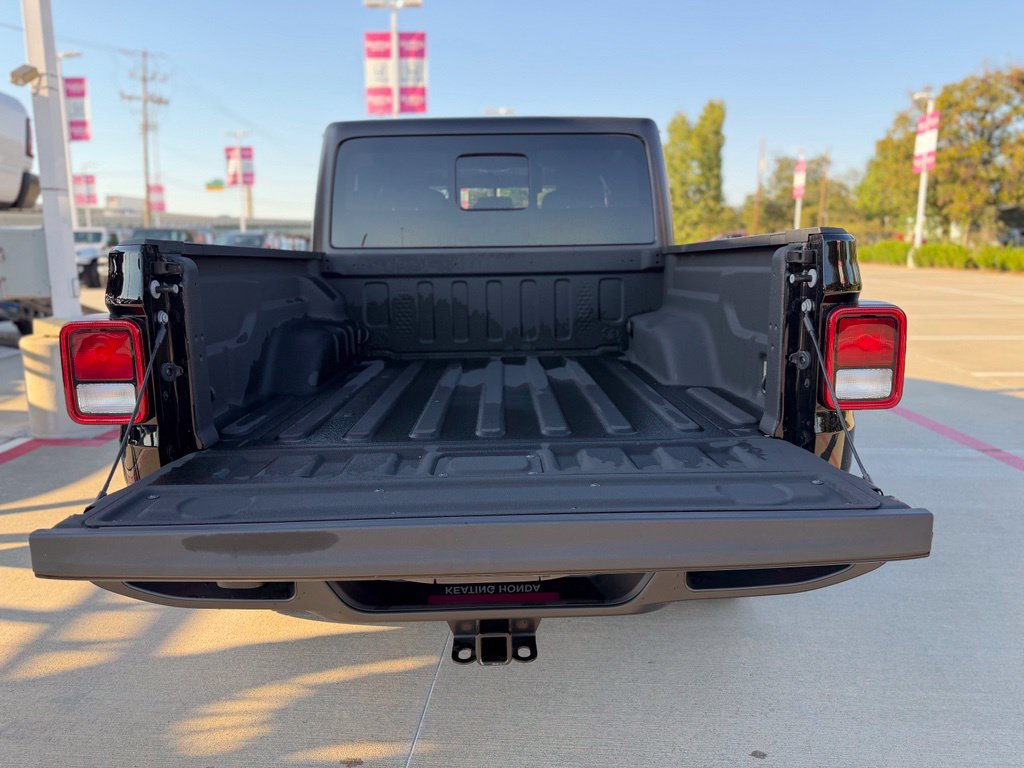 Used 2023 Jeep Gladiator Sport AWD/4WD image 23