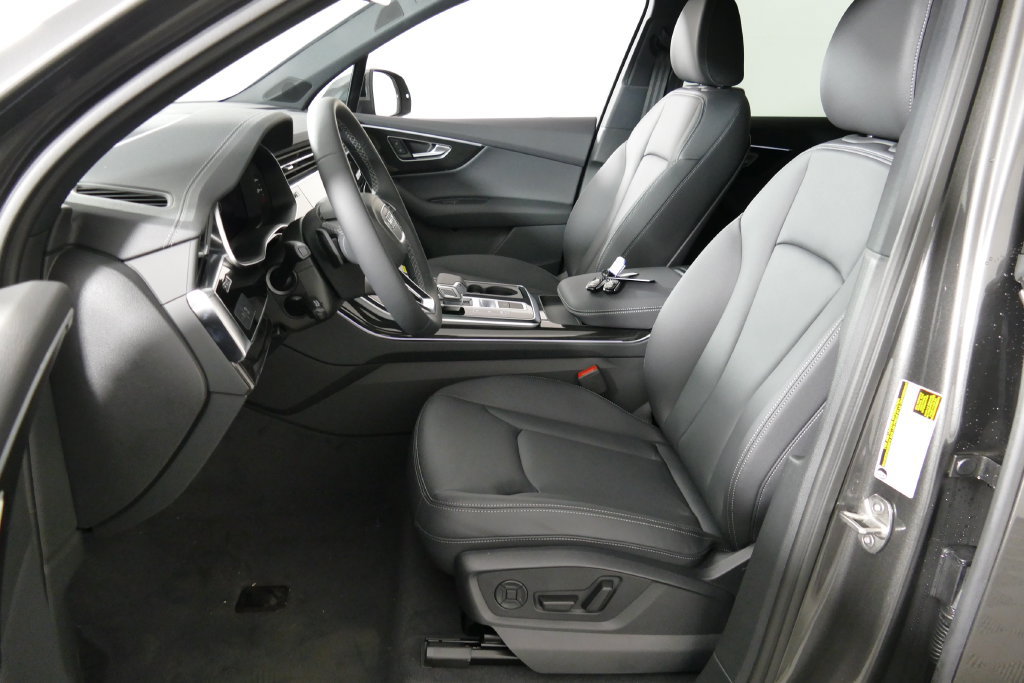 Used 2026 Audi Q7 2.0T Premium w/ Convenience Plus Package AWD/4WD image 24