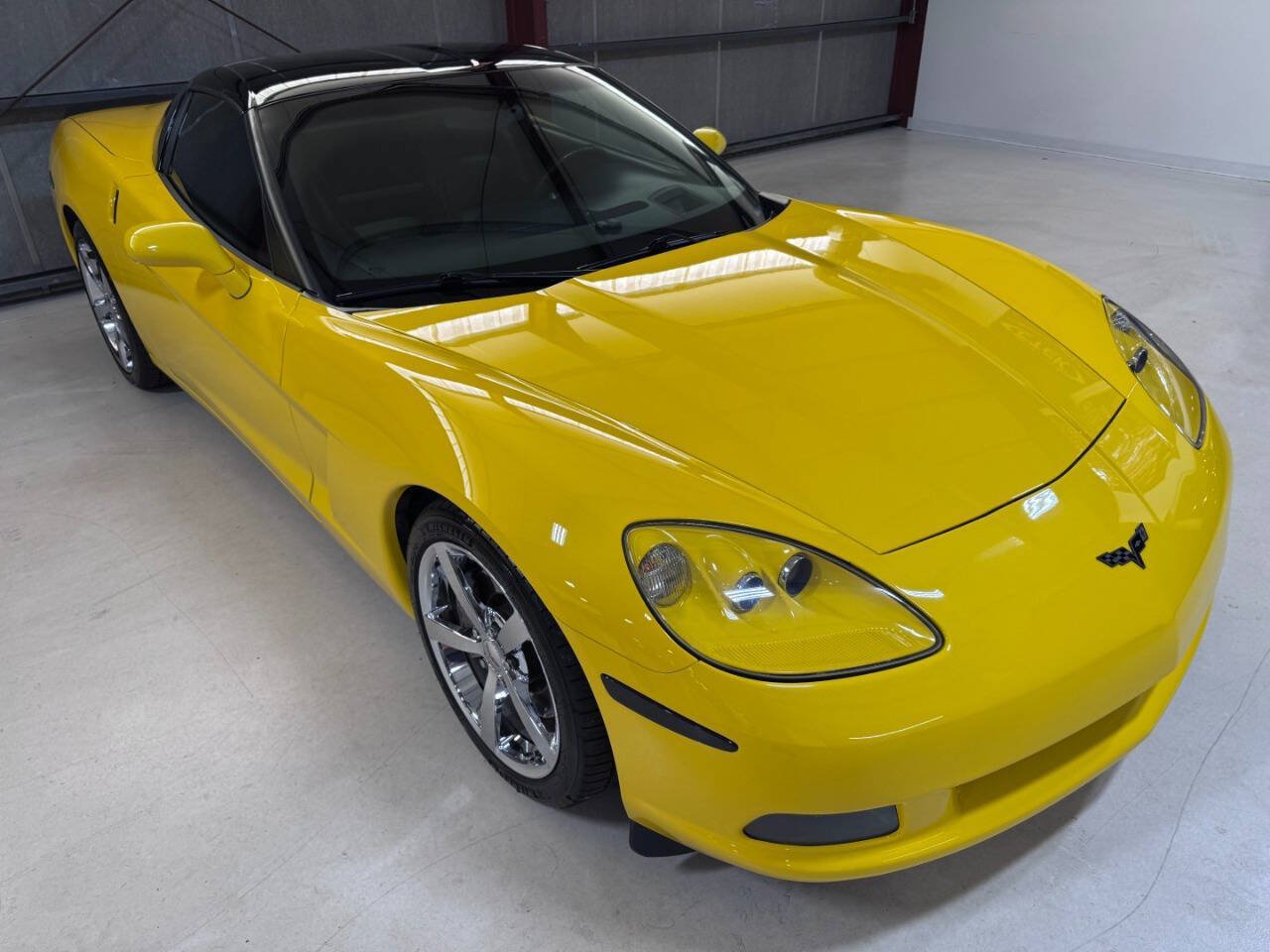 Used 2008 Chevrolet Corvette Coupe w/ Preferred Equipment Group RWD image 16