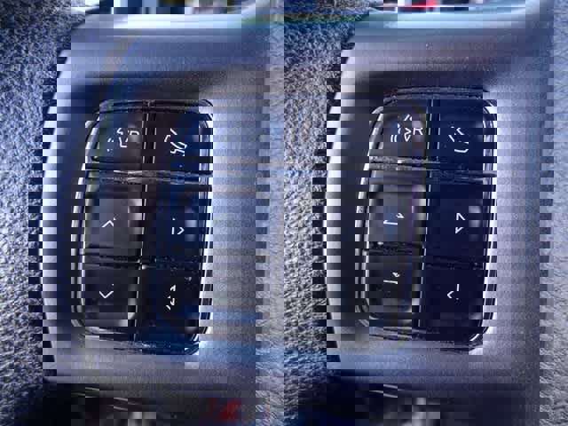 Used 2022 RAM 1500 Classic SLT image 16