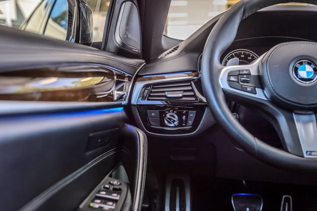 Used 2018 BMW 540i w/ M Sport Package RWD image 26