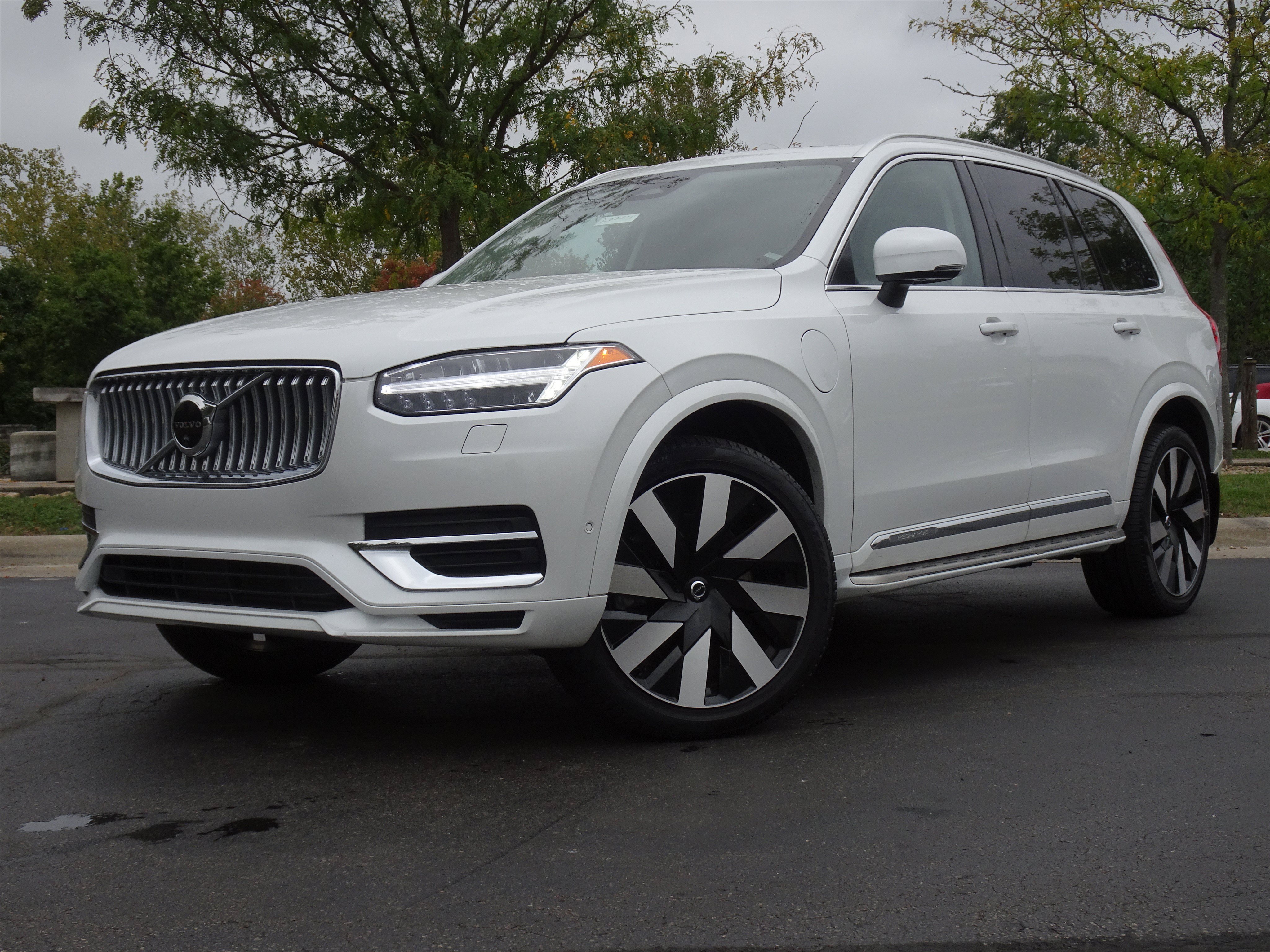 Used 2023 Volvo XC90 T8 Ultimate w/ Lounge Package AWD/4WD image 1