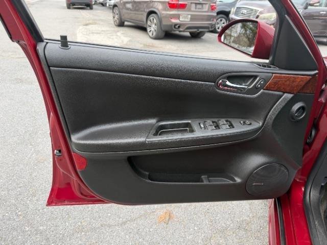 Used 2011 Chevrolet Impala LT w/ Luxury Edition Package image 15