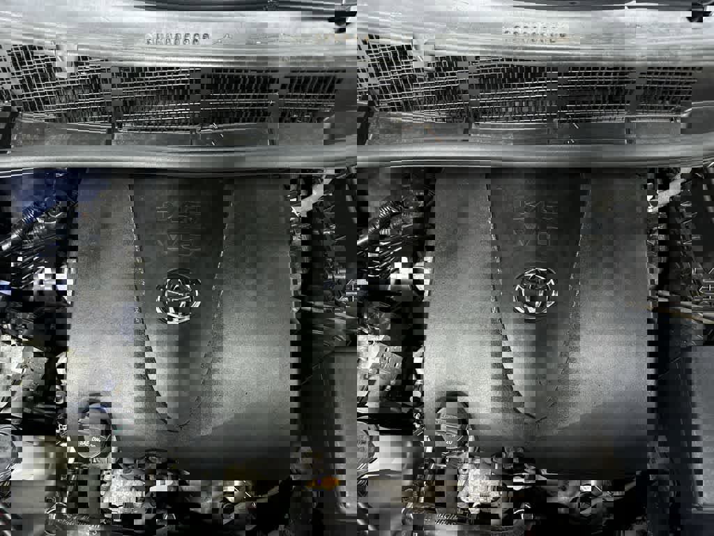 Used 2020 Toyota Sienna XLE w/ XLE Navigation Package image 12