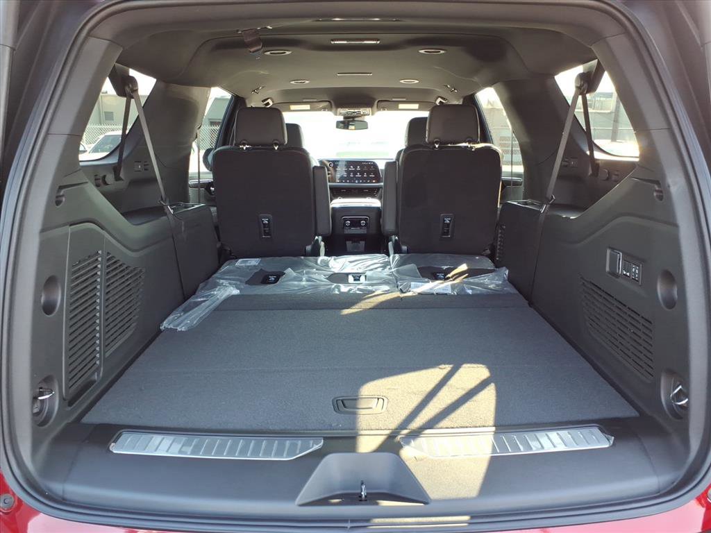 New 2026 Chevrolet Suburban Z71 image 4