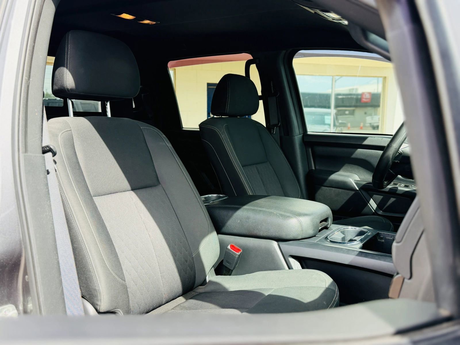 Used 2019 Nissan Titan SV w/ SV Convenience Package AWD/4WD image 19