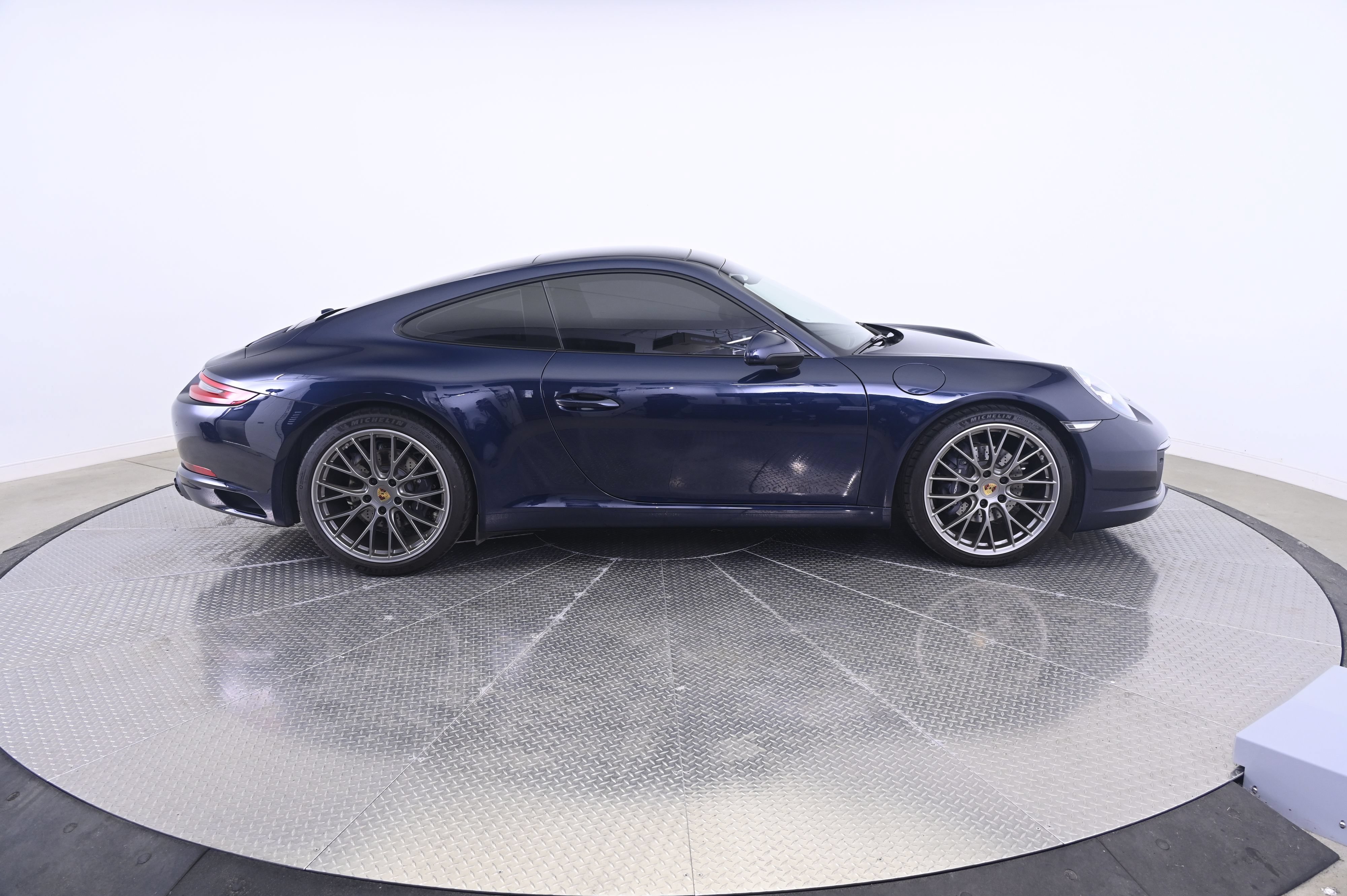 Certified 2019 Porsche 911 Carrera RWD image 8