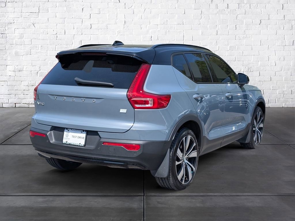 Used 2022 Volvo XC40 P8 Recharge Plus image 7