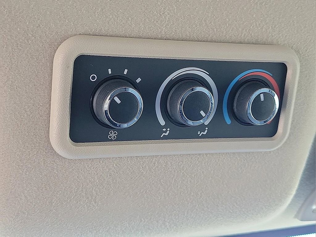 Used 2020 Chevrolet Express 3500 LT w/ LT Preferred Equipment Group image 16