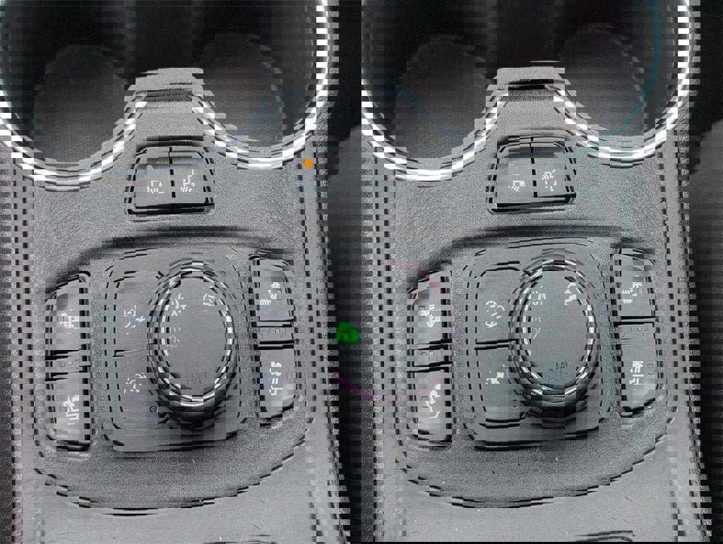 Used 2018 GMC Terrain Denali w/ Advanced Safety Package image 22