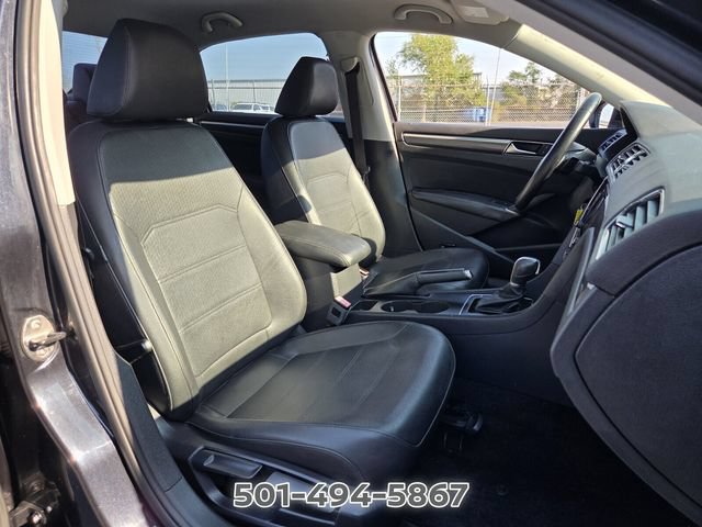 Used 2017 Volkswagen Passat 1.8T R-Line w/ R-Line Lighting Package FWD image 15