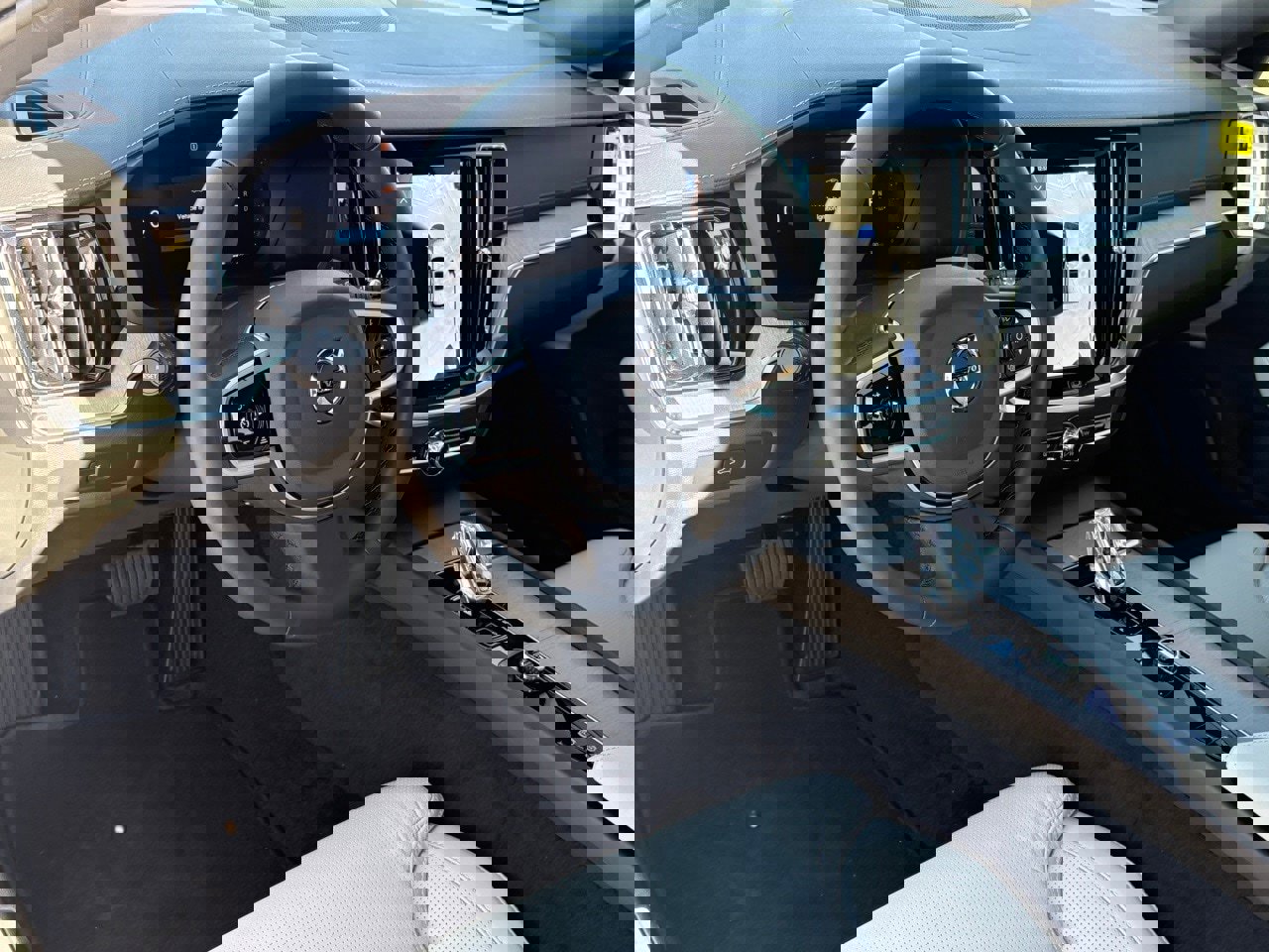 New 2026 Volvo V60 B5 Cross Country Ultra w/ Protection Package Premier image 14