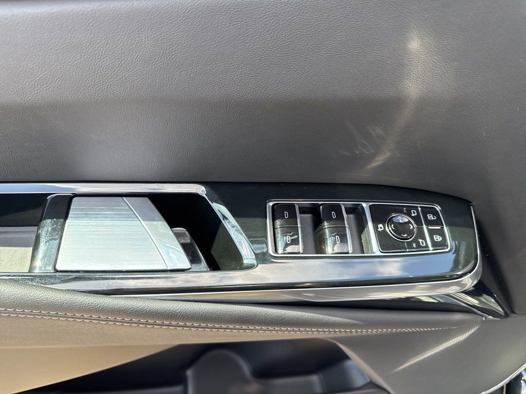 Used 2025 Cadillac Escalade Sport w/ Touring Package image 28