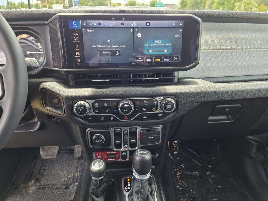 Used 2024 Jeep Wrangler Unlimited AWD/4WD image 19