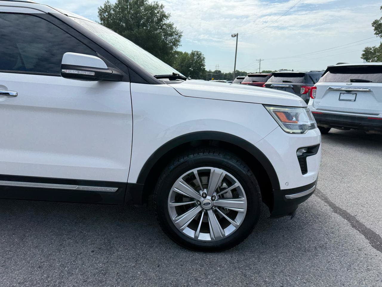 Used 2018 Ford Explorer Limited w/ Equipment Group 301A AWD/4WD image 44