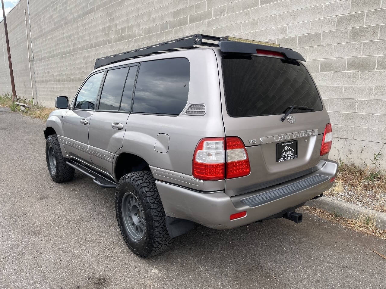 Used 2004 Toyota Land Cruiser AWD/4WD image 9
