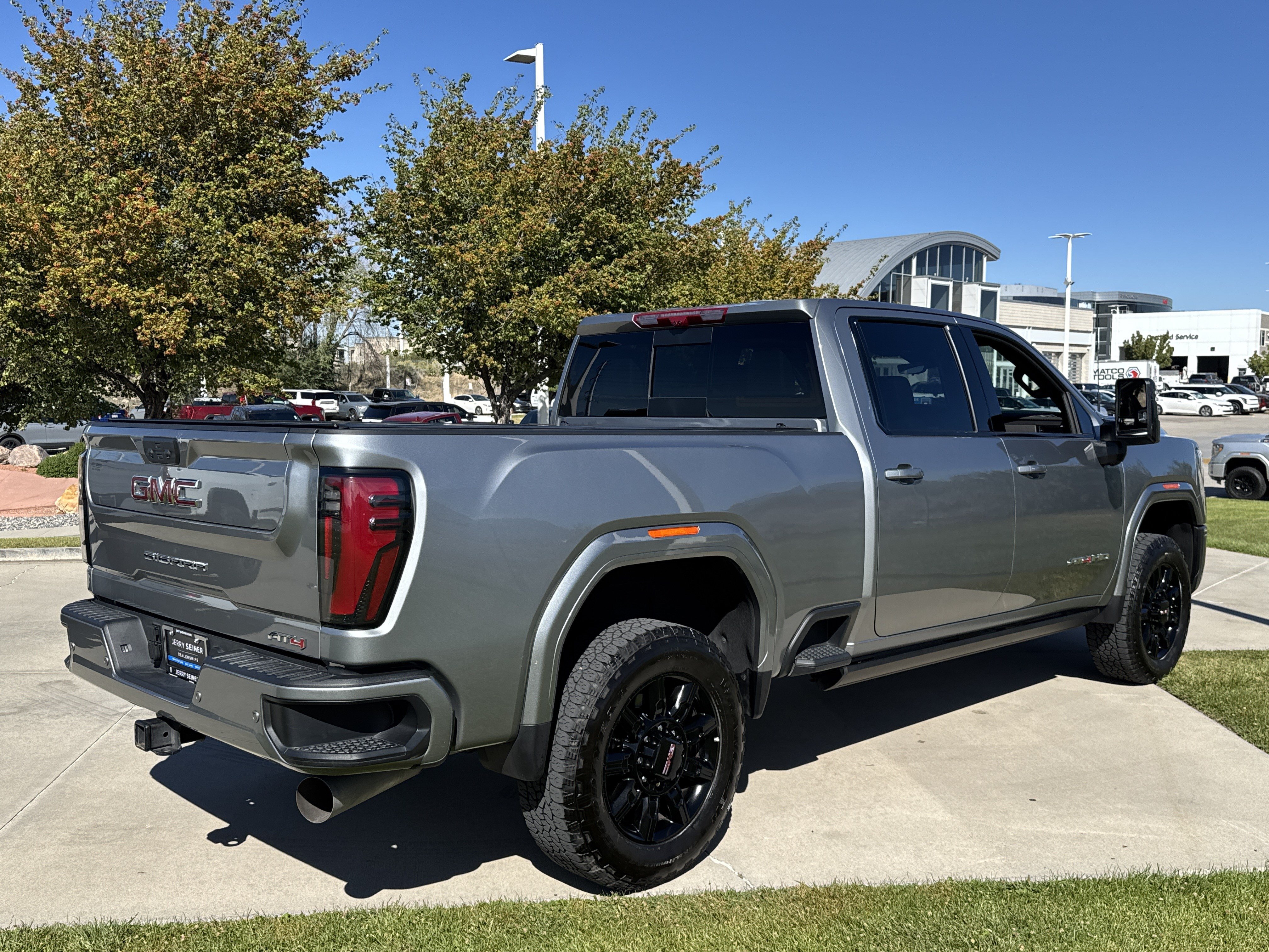 Used 2025 GMC Sierra 3500 AT4 w/ AT4 Premium Plus Package AWD/4WD image 5