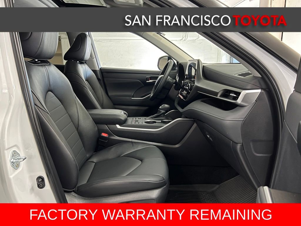Certified 2025 Toyota Highlander XLE image 21