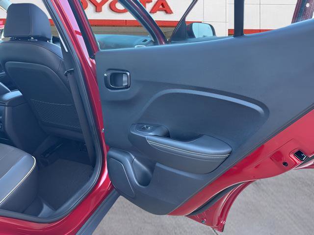 Used 2024 Hyundai Venue Limited image 38