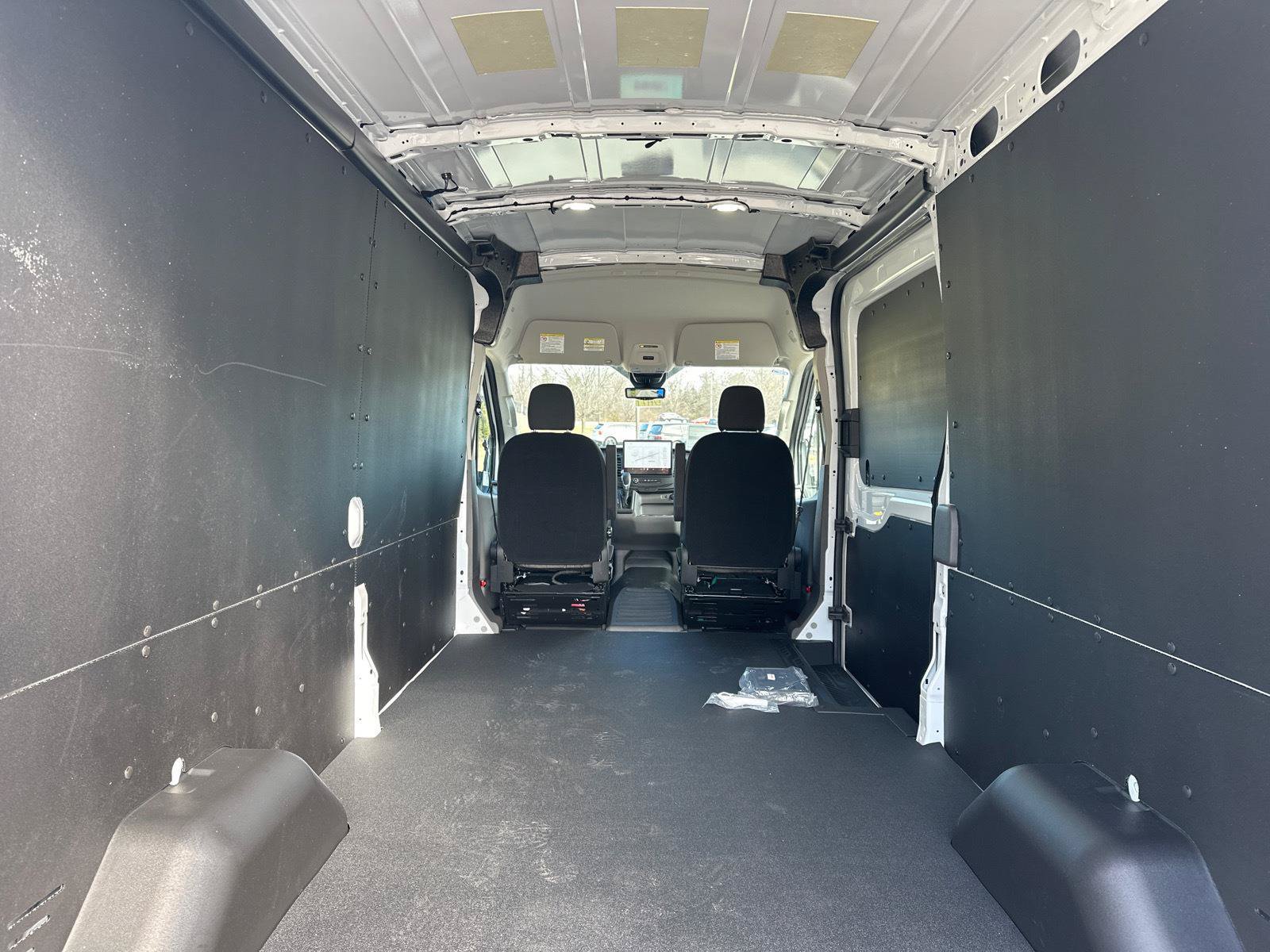 New 2026 Ford Transit 250 148 Medium Roof w/ Load Area Protection Package RWD image 6
