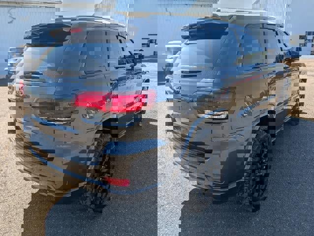 Used 2021 Jeep Grand Cherokee Laredo X image 4