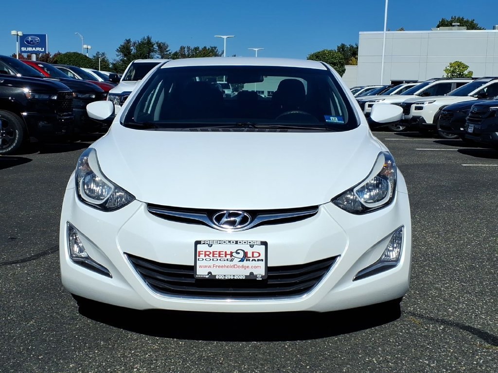 Used 2015 Hyundai Elantra SE w/ Option Group 02 FWD image 2