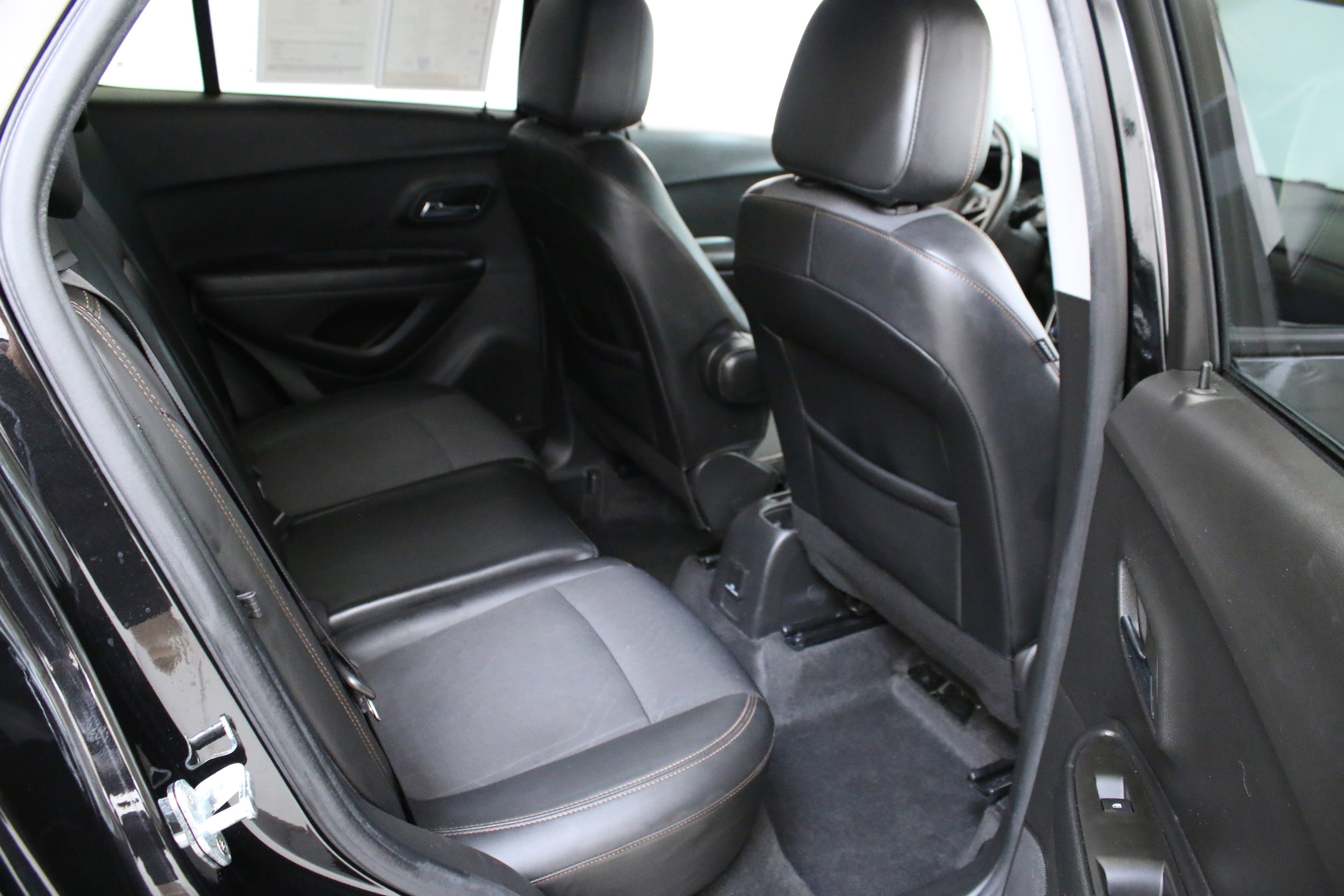 Used 2022 Chevrolet Trax LT w/ Midnight Edition image 28