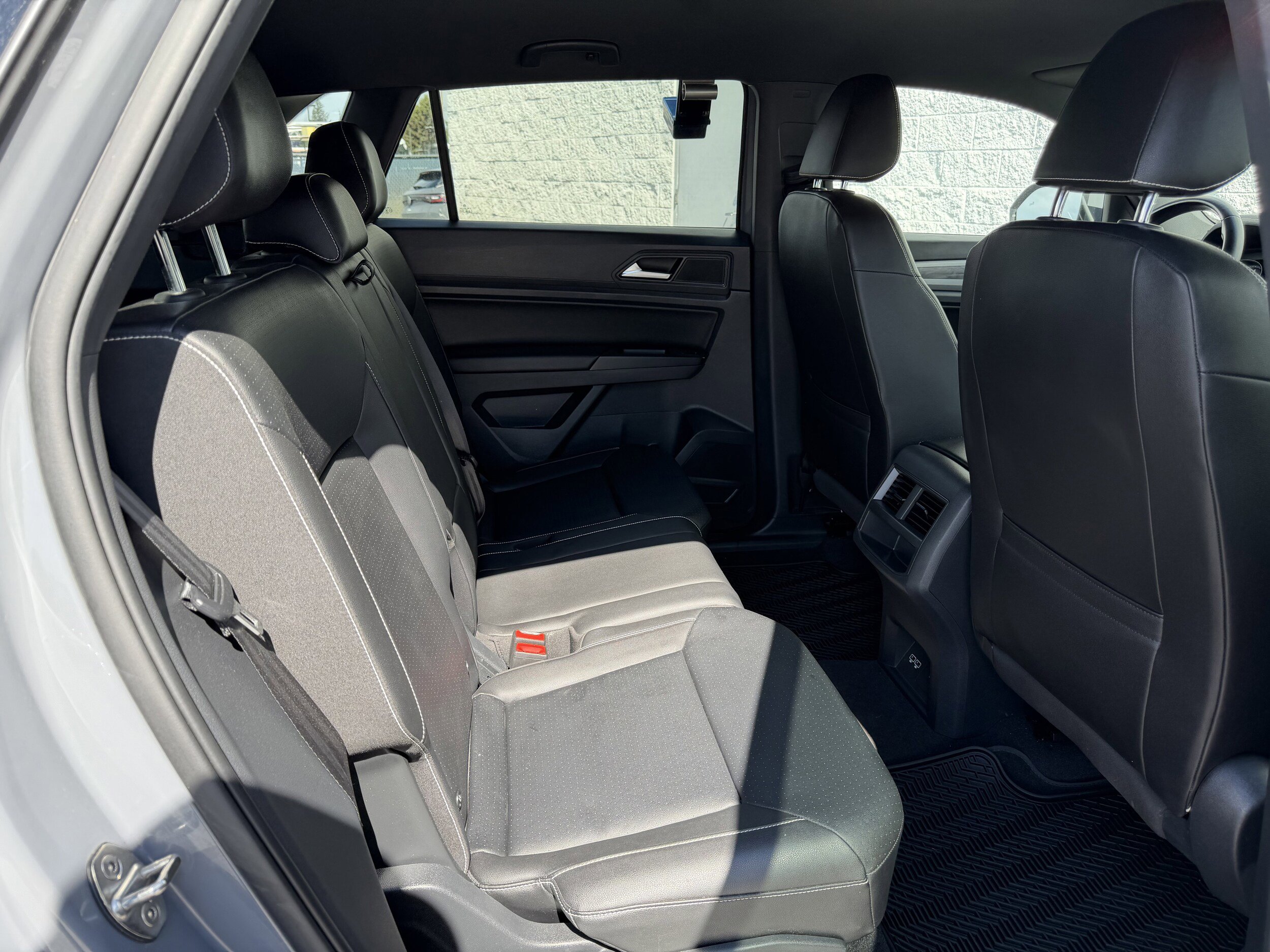 Used 2020 Volkswagen Atlas Cross Sport SE AWD/4WD image 32