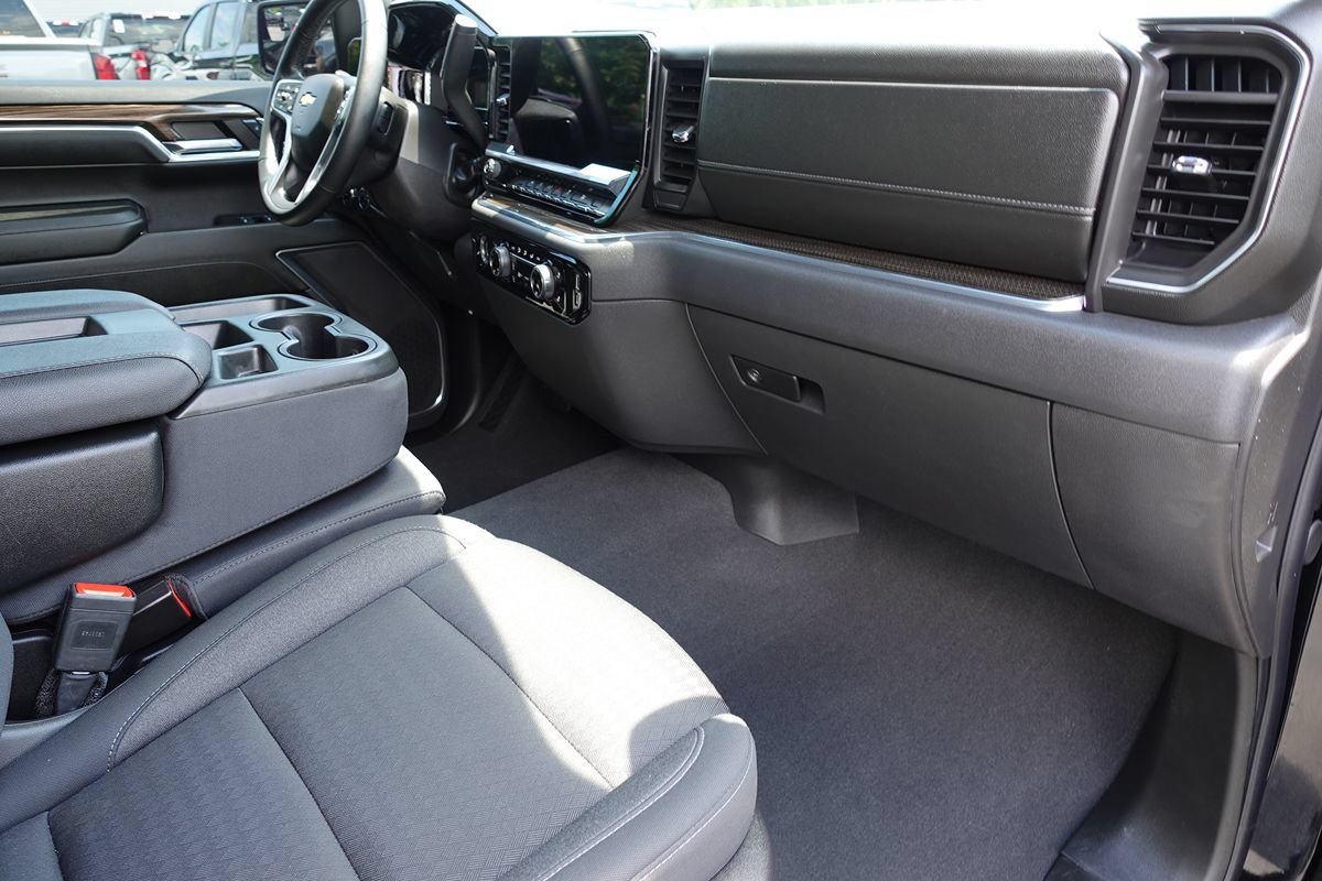 Used 2024 Chevrolet Silverado 1500 LT AWD/4WD image 36