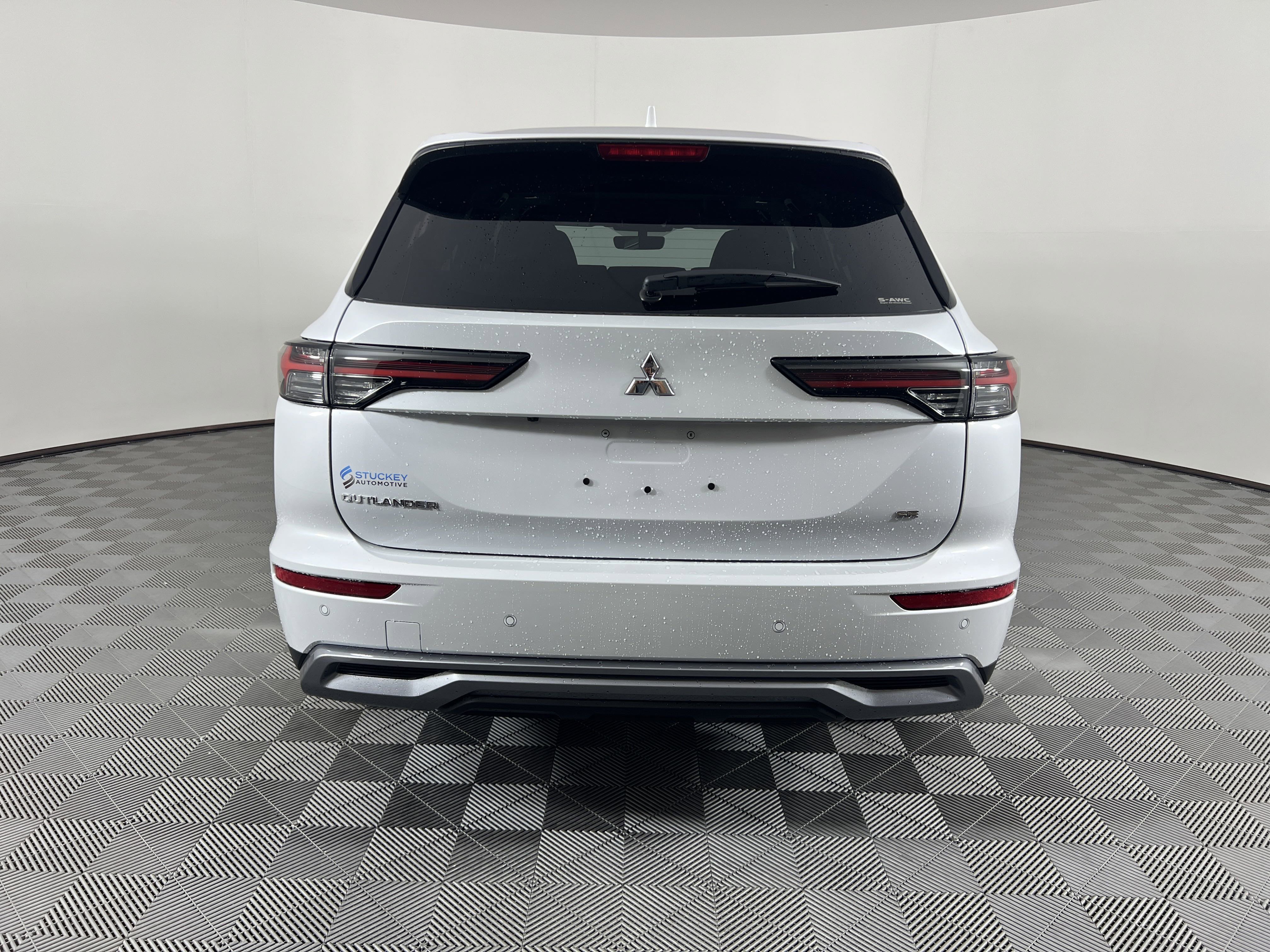 New 2025 Mitsubishi Outlander SE image 4