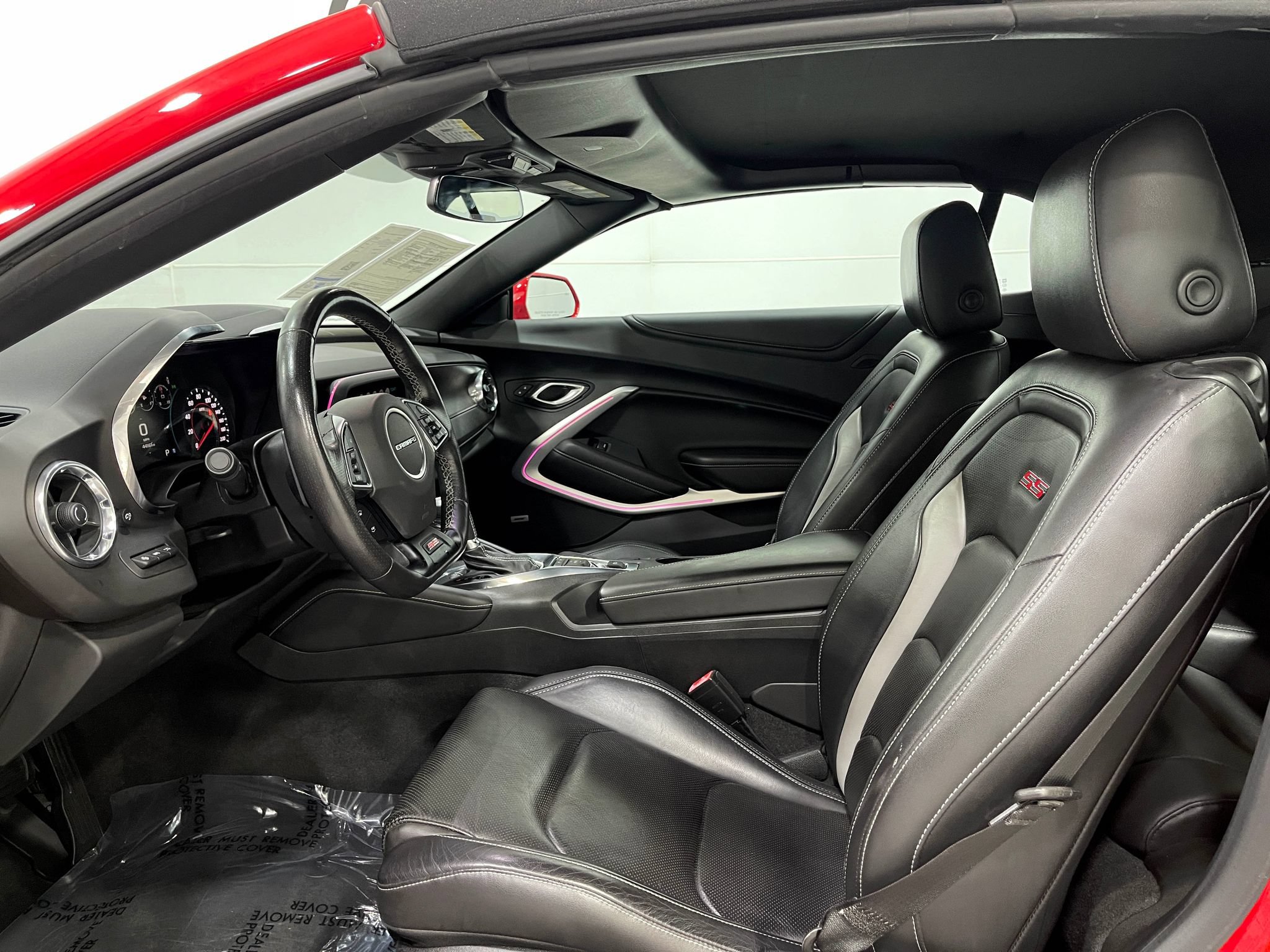 Used 2018 Chevrolet Camaro SS RWD image 12