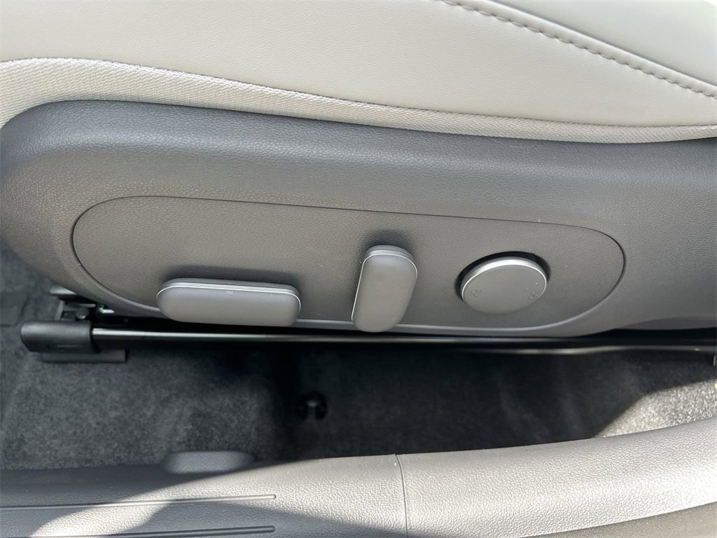 New 2026 Hyundai Kona SEL Premium image 23