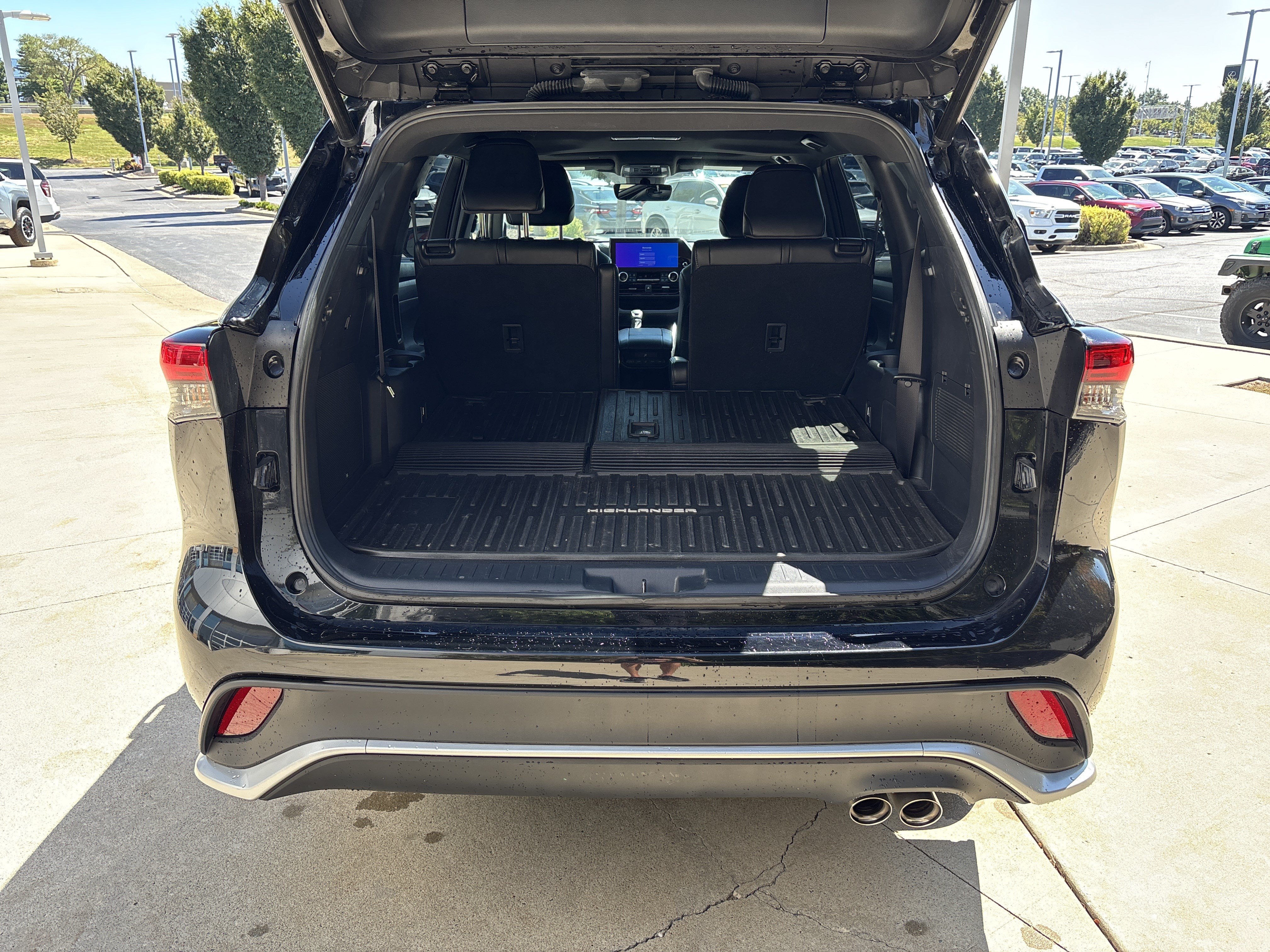 Used 2023 Toyota Highlander XSE AWD/4WD image 31