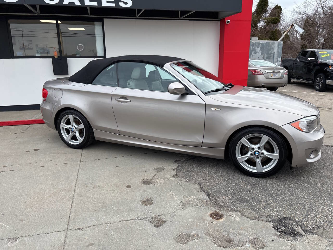 Used 2012 BMW 128i Convertible RWD image 7