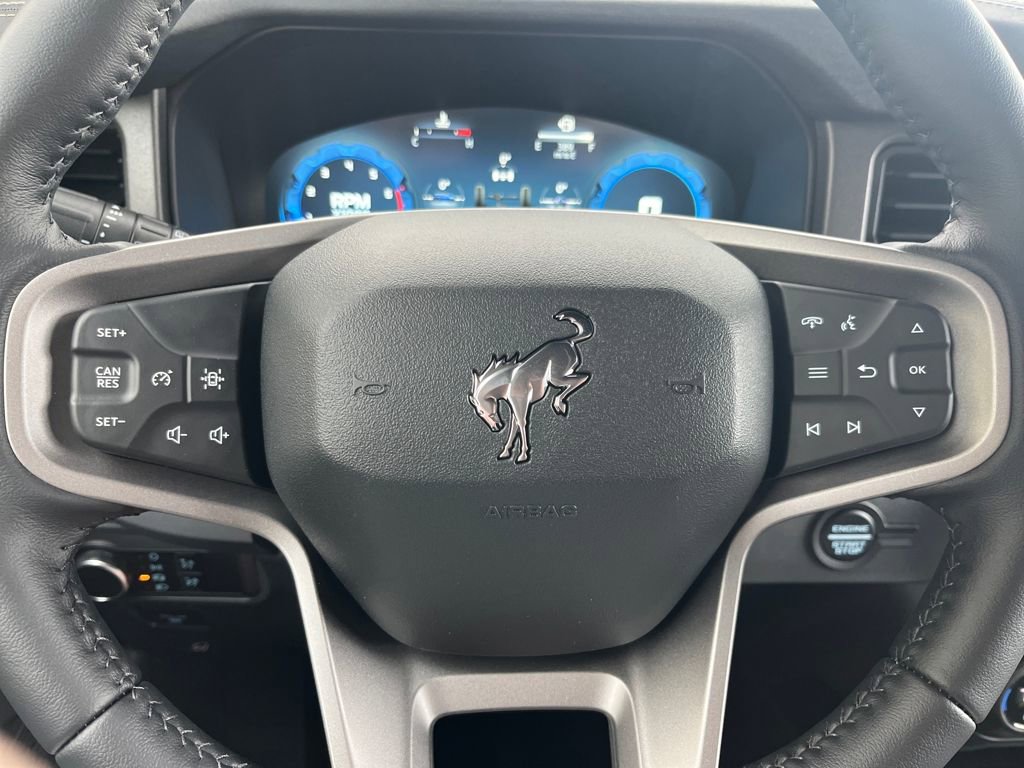 New 2025 Ford Bronco Badlands image 2