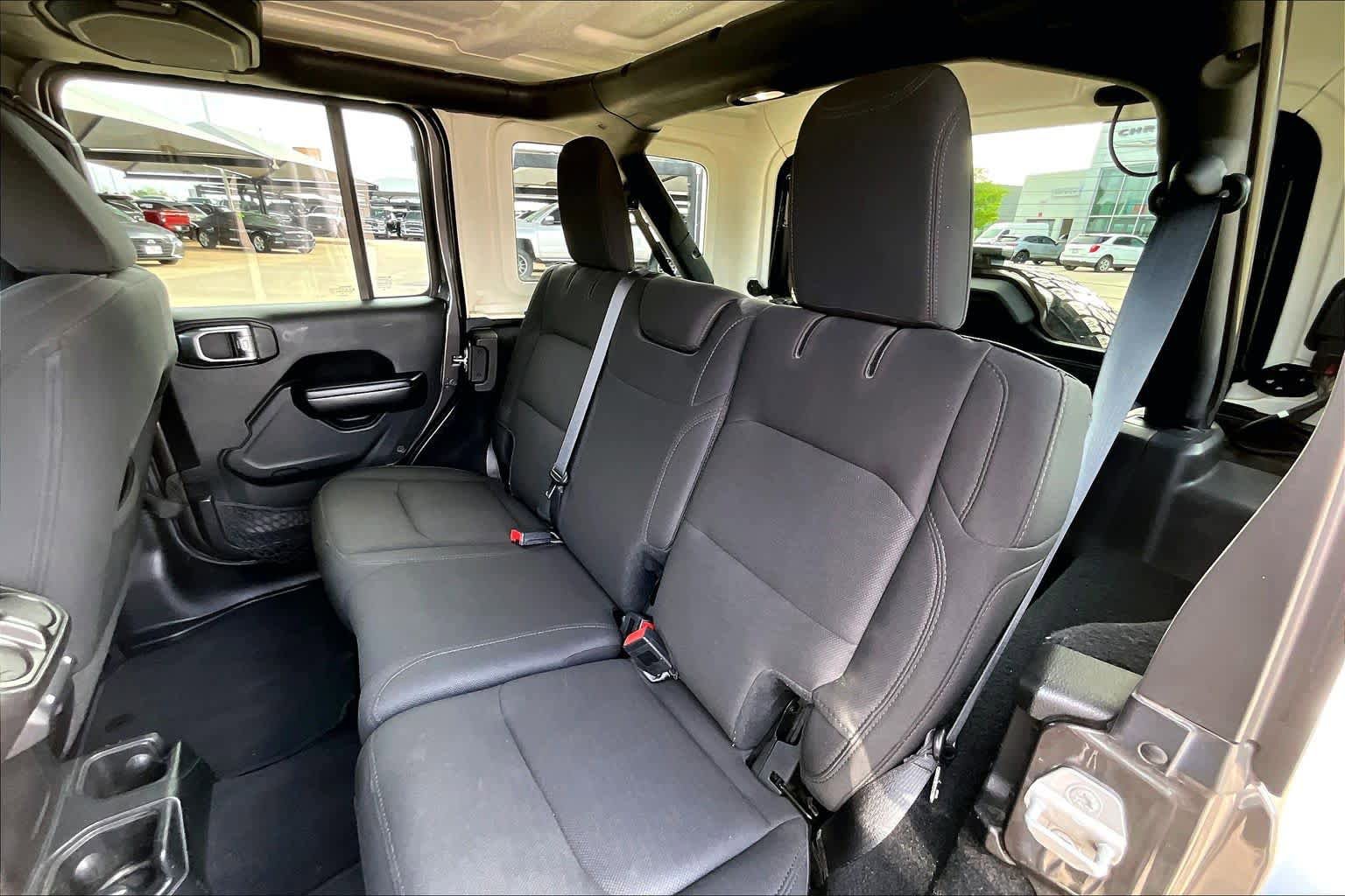 Used 2019 Jeep Wrangler Unlimited Sport S AWD/4WD image 17