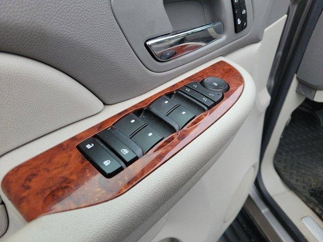 Used 2009 Chevrolet Tahoe LT w/ Luxury Package image 19