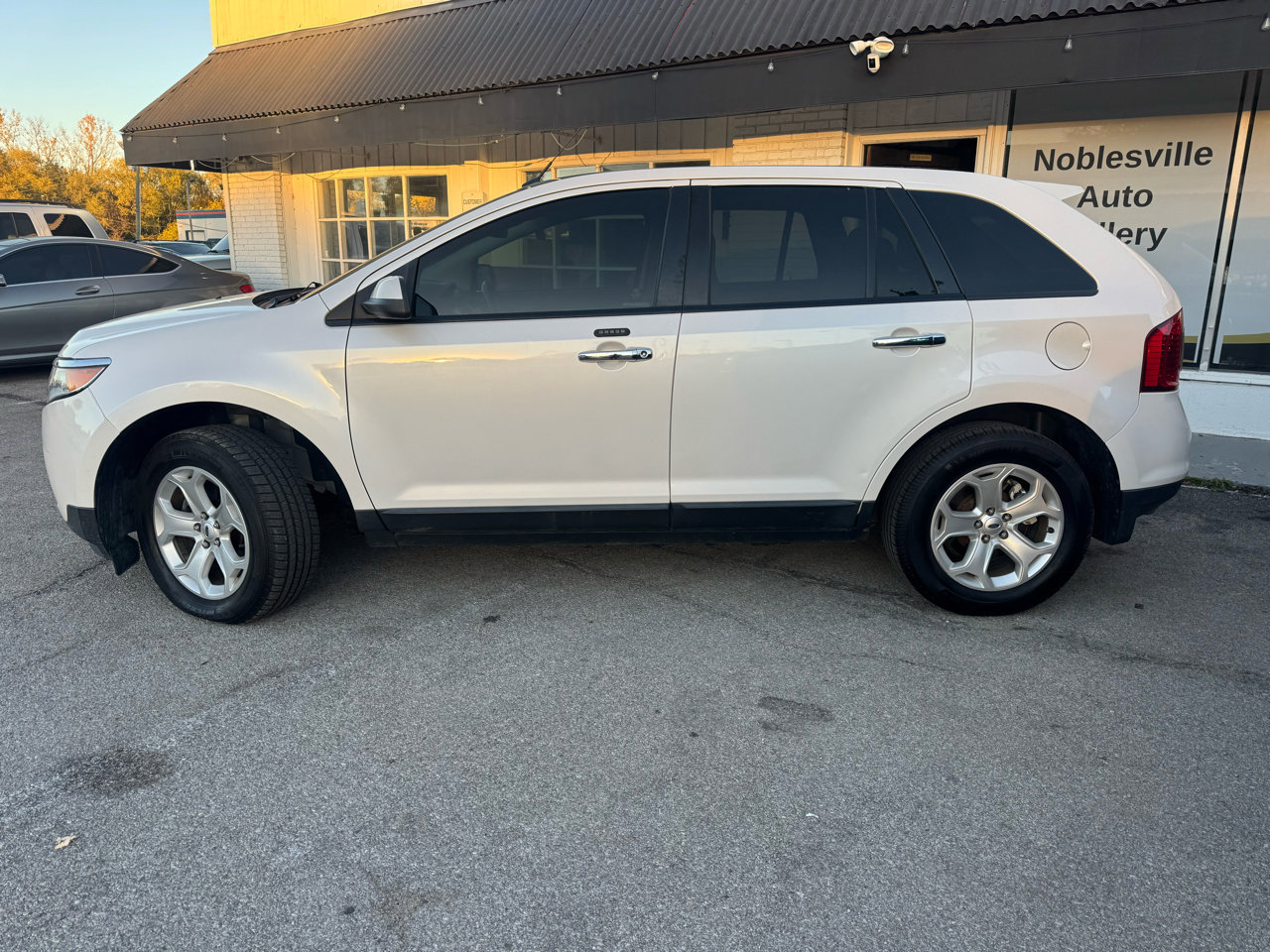 Used 2011 Ford Edge SEL w/ 201A Rapid Spec Order Code image 3