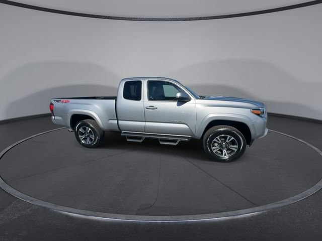 Used 2019 Toyota Tacoma TRD Sport w/ TRD Premium Sport Package image 2