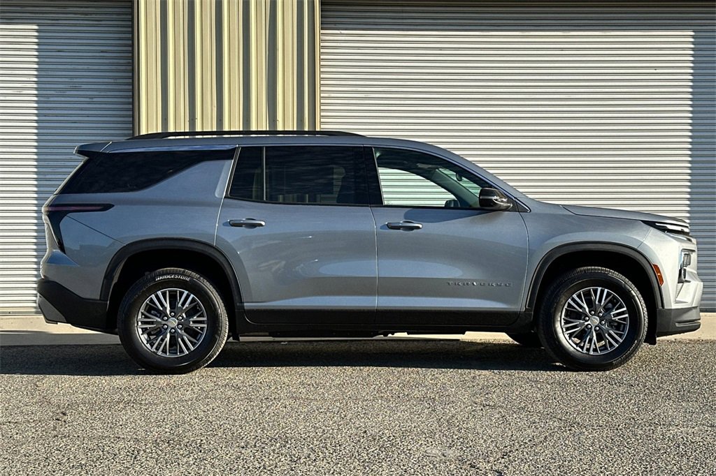New 2026 Chevrolet Traverse LT w/ LPO, Floor Liner Package image 8