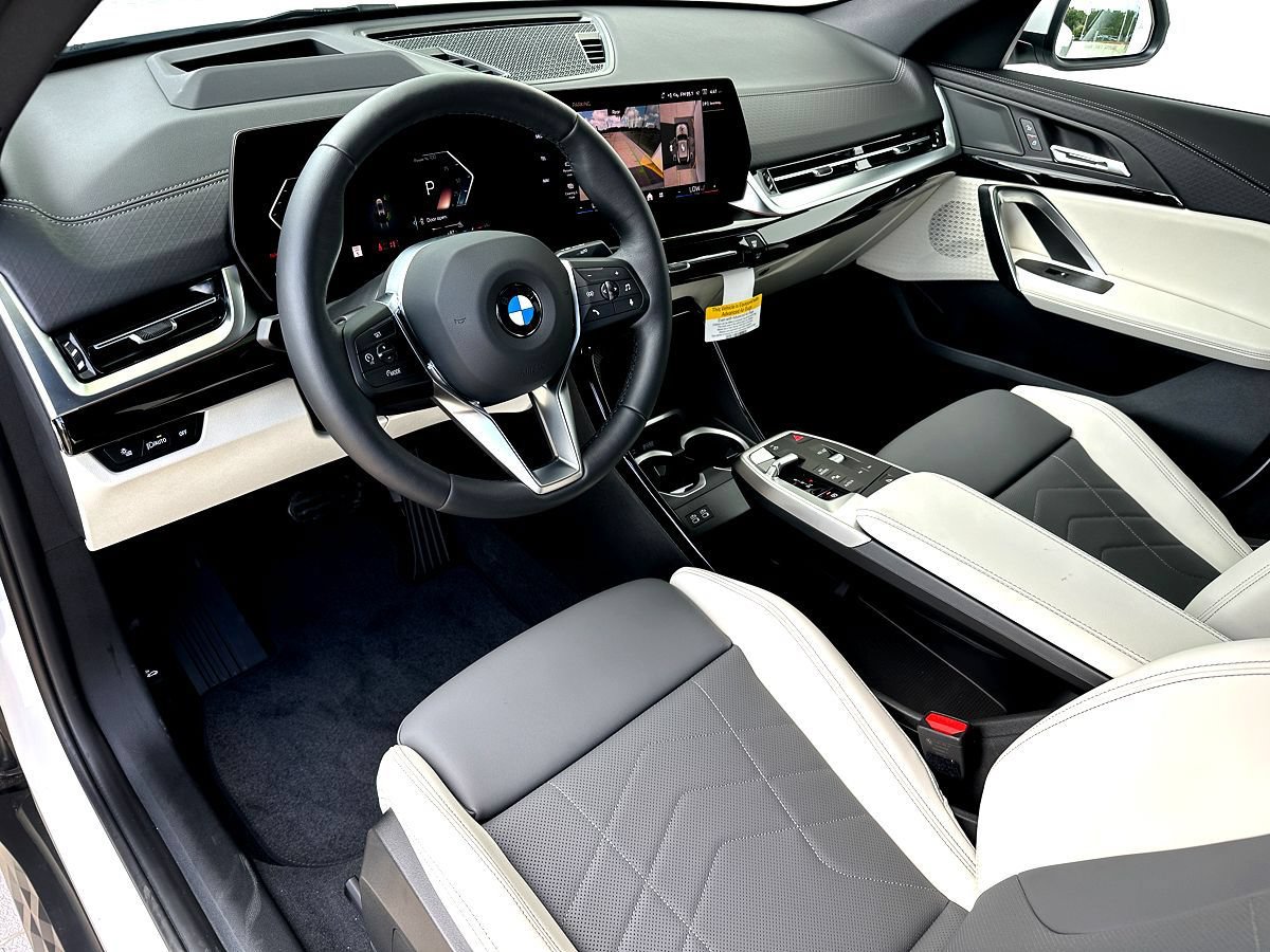 New 2026 BMW X2 xDrive28i w/ Technology Package AWD/4WD image 11
