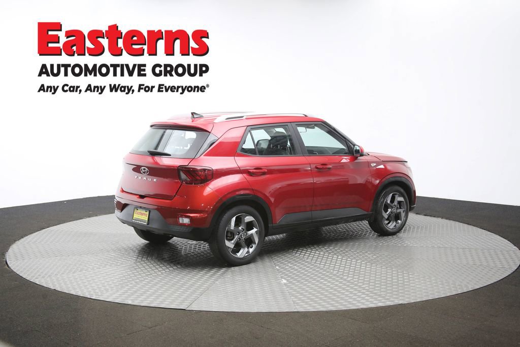 Used 2022 Hyundai Venue Limited image 41