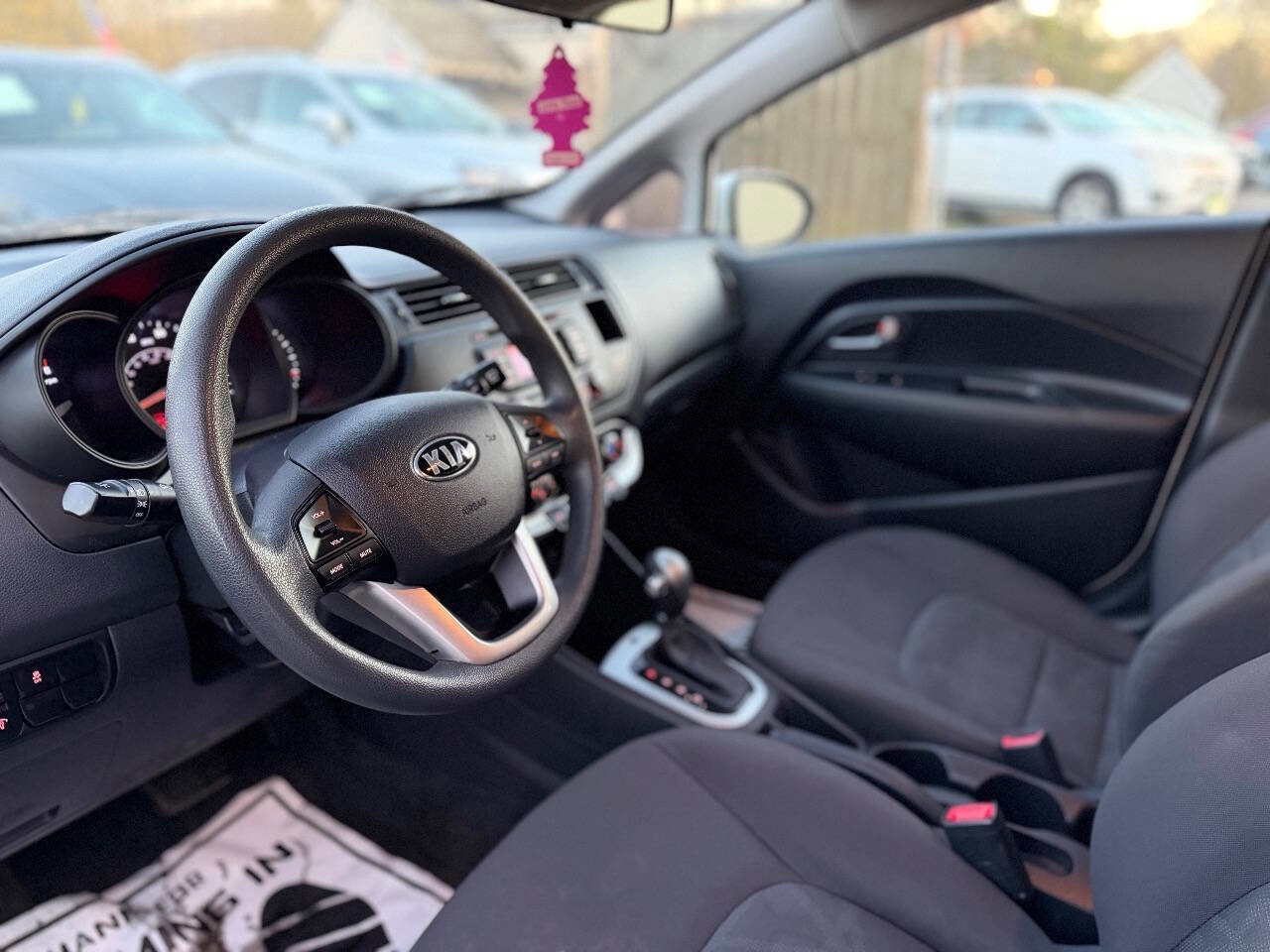 Used 2013 Kia Rio LX w/ PWR Pkg image 9